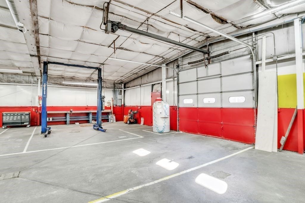 Garage, Interior