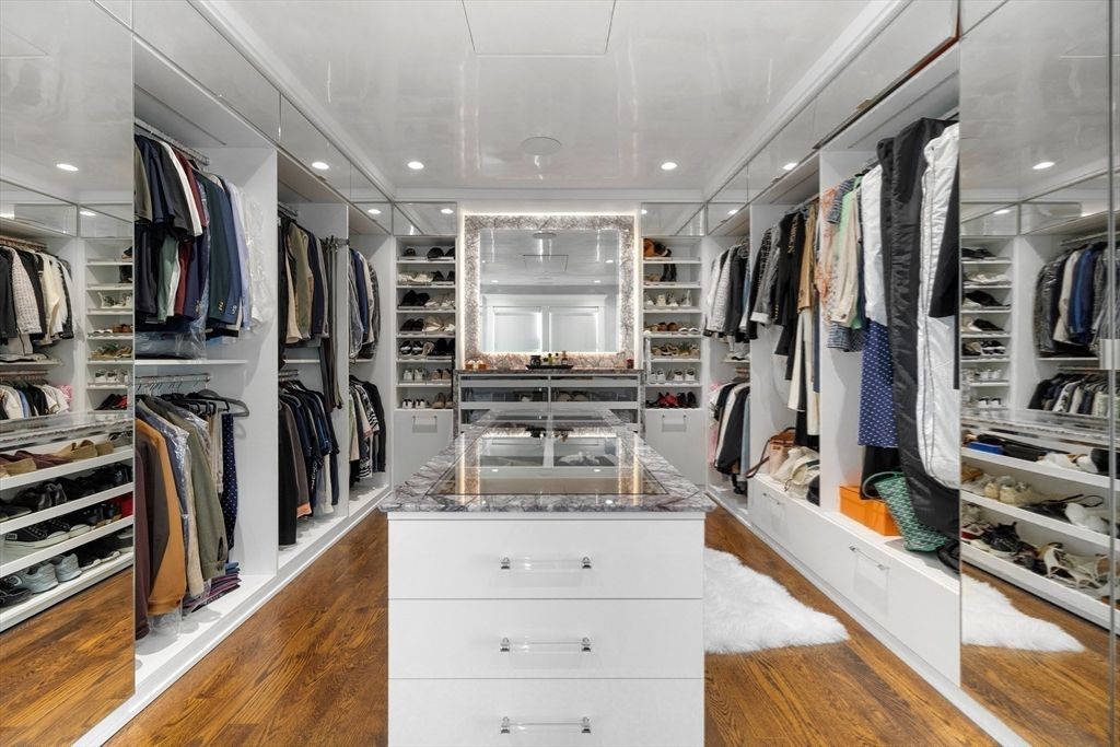 Interior, Recessed Lighting, Walk-in Closets, Wood Texture Flooring