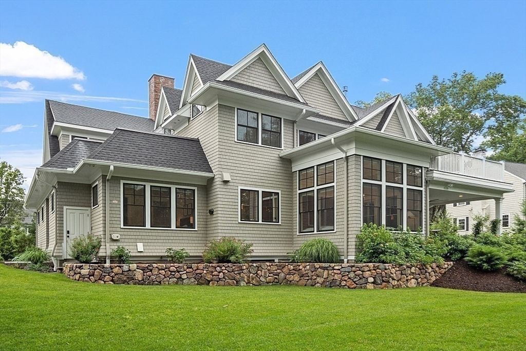 Exterior, Facade, Farmhouse