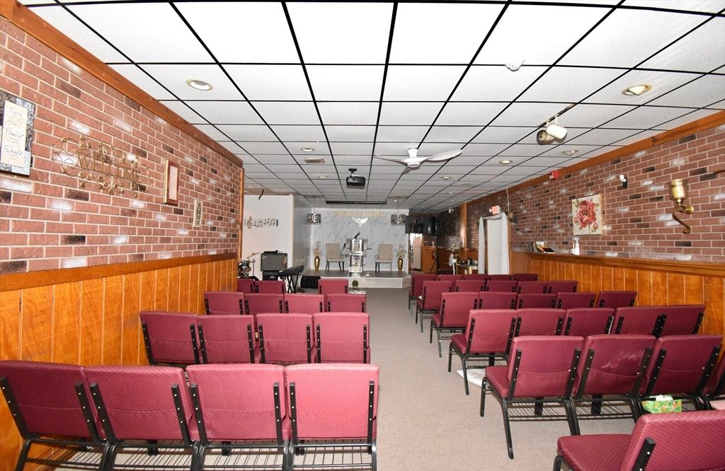 Dining room, Interior, Recessed Lighting, Stone Walls