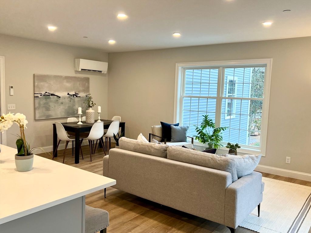 Dining room, Interior, Living room, Recessed Lighting, Wood Texture Flooring