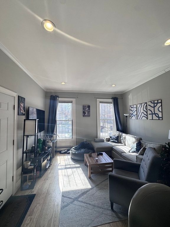 Interior, Living room, Recessed Lighting, Wood Texture Flooring