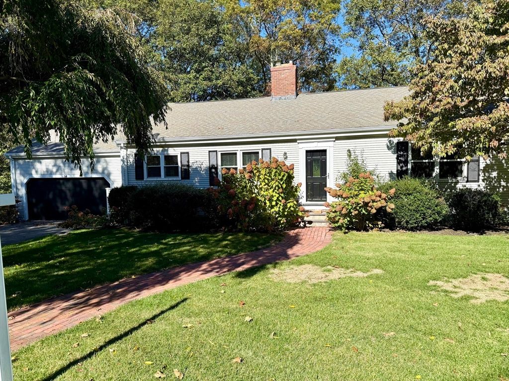 Backyard, Exterior, Facade, Cape Cod