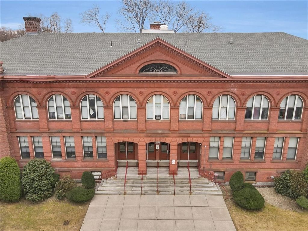 Exterior, Facade, Georgian