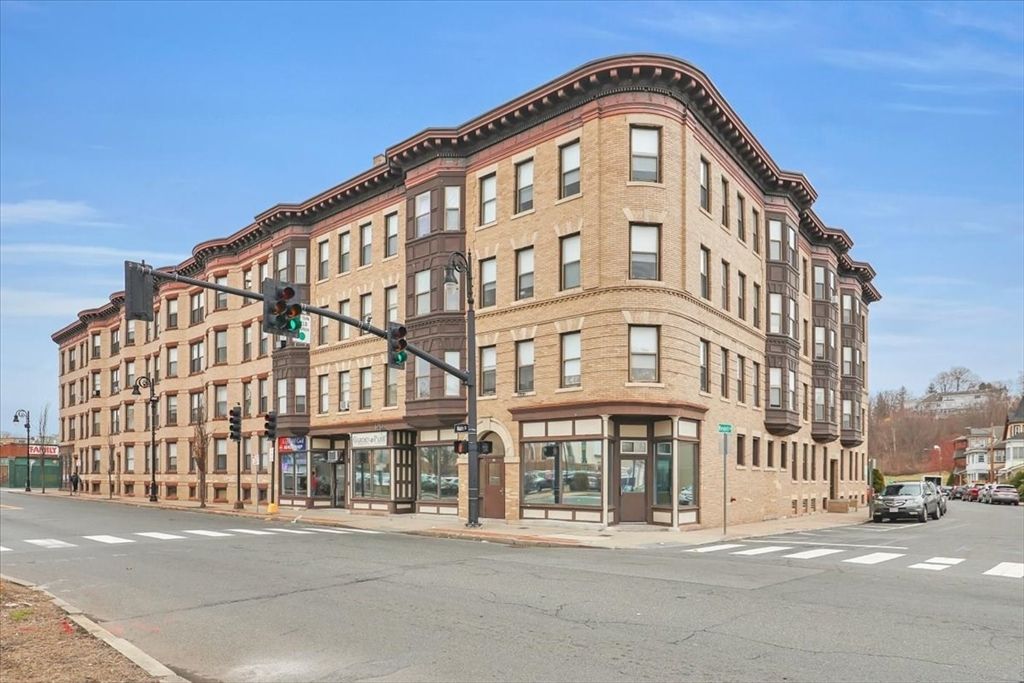 Exterior, Facade, Chicago School