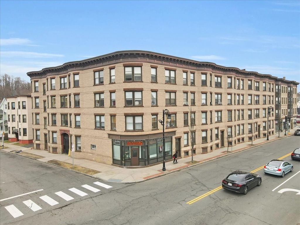 Exterior, Facade, Chicago School
