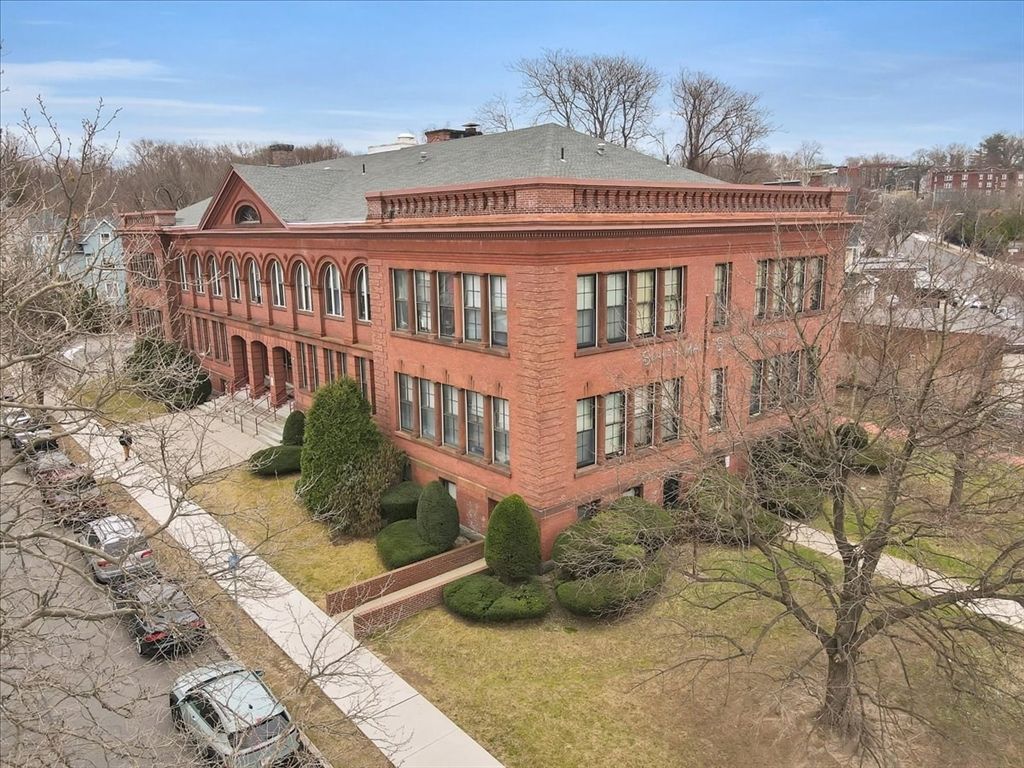 Exterior, Facade, Georgian