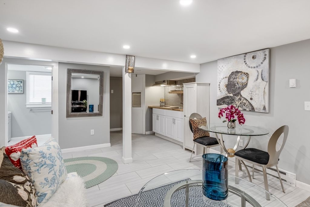 Dining room, Interior, Kitchen, Recessed Lighting
