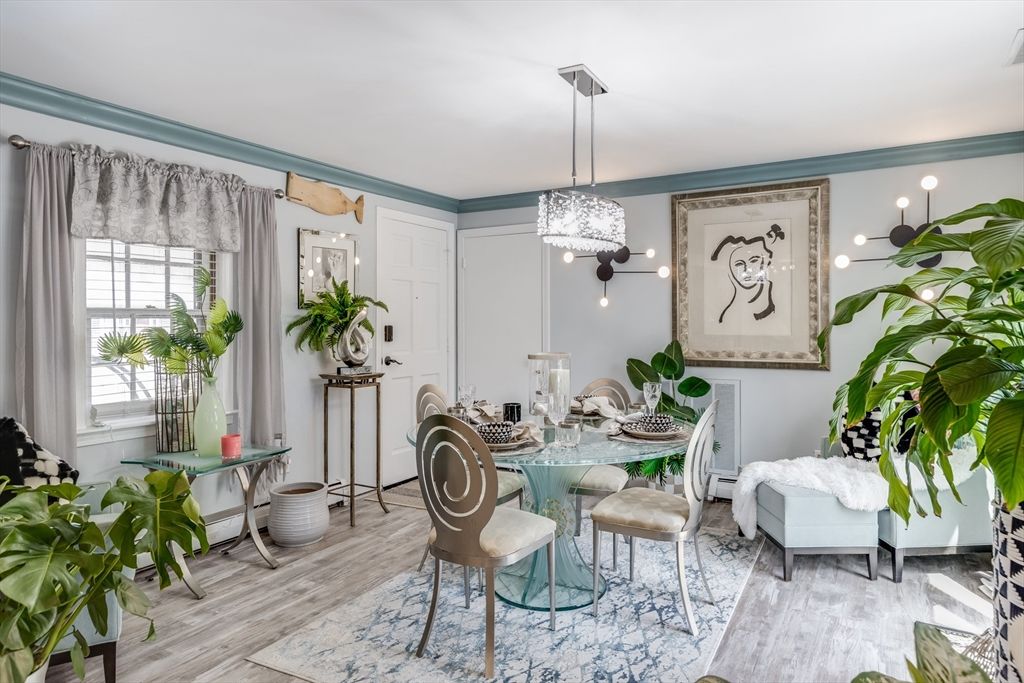 Chandelier, Dining room, Interior, Pendant Lights, Wood Texture Flooring