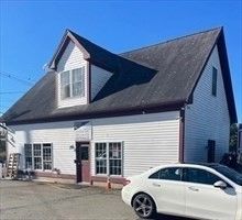 Exterior, Facade, Cape Cod