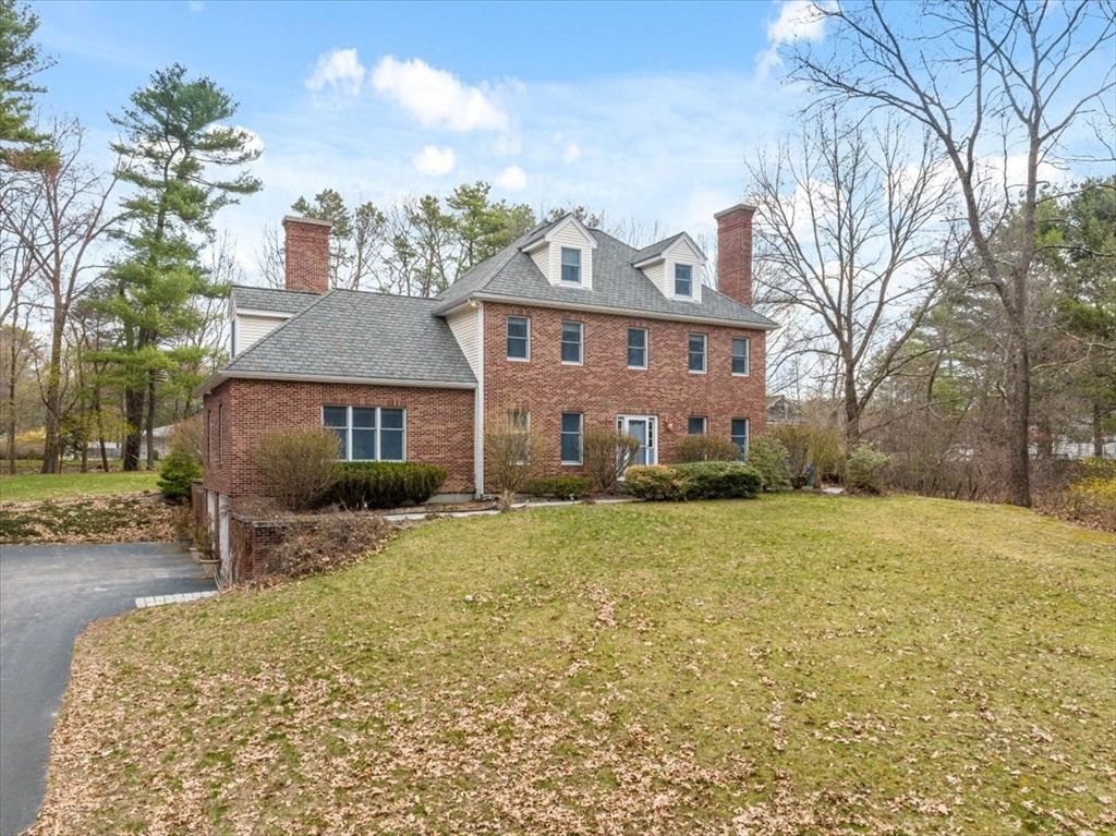 Backyard, Exterior, Facade, Brick Facade, Georgian