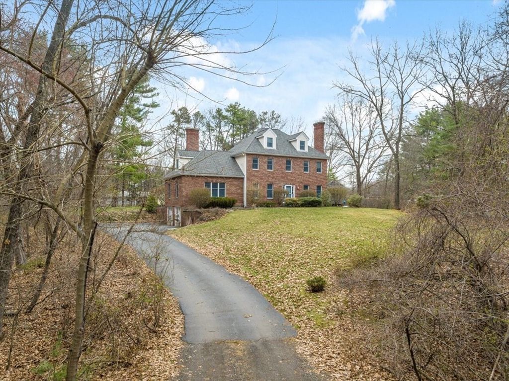 Backyard, Exterior, Facade, Brick Facade, Cape Cod