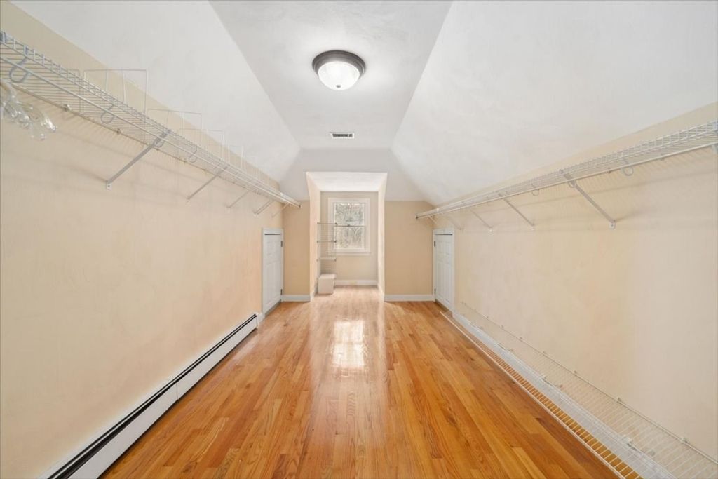 Interior, Walk-in Closets, Wood Texture Flooring