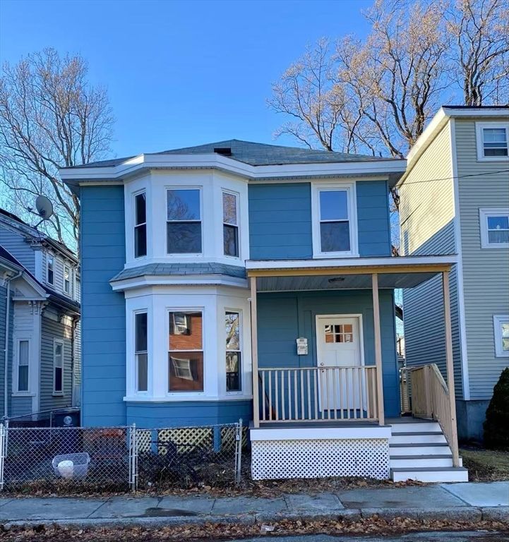 Exterior, Facade, American Foursquare