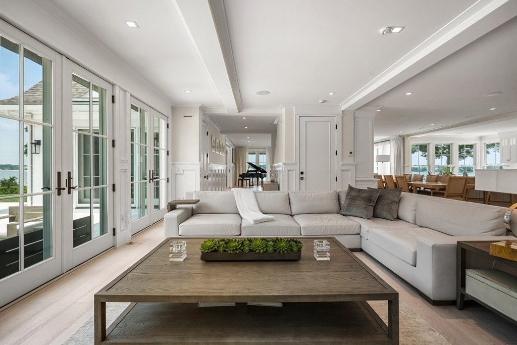 Dining room, Interior, Living room, Piano, Recessed Lighting, Wood Texture Flooring