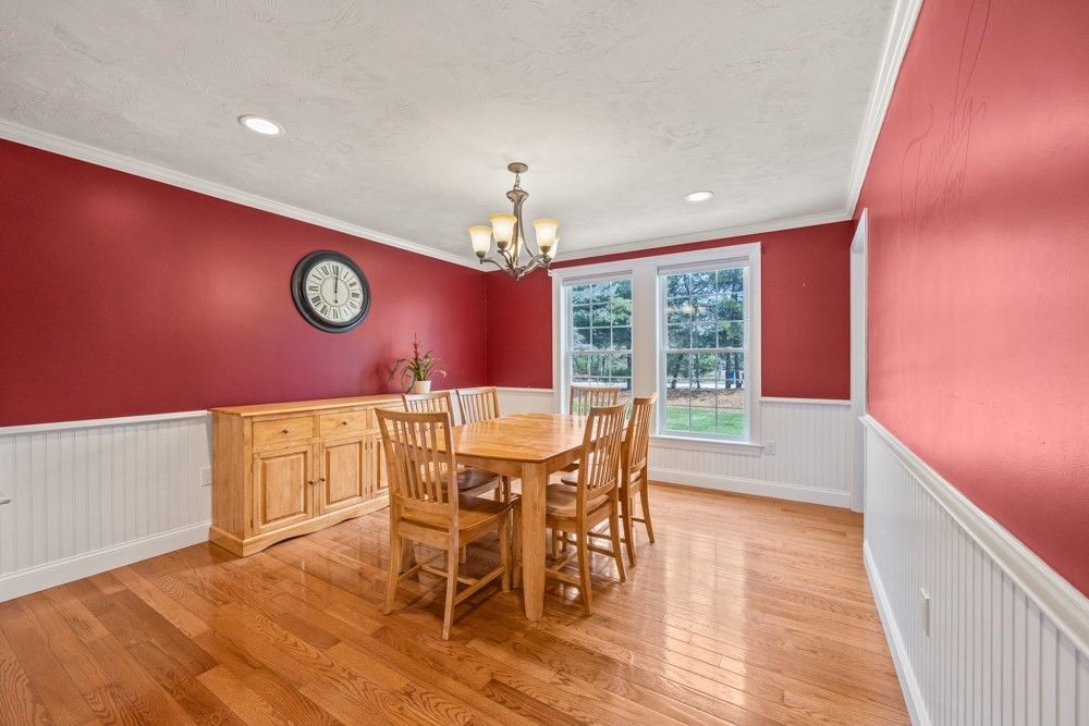 Chandelier, Dining room, Interior, Recessed Lighting, Wood Texture Flooring