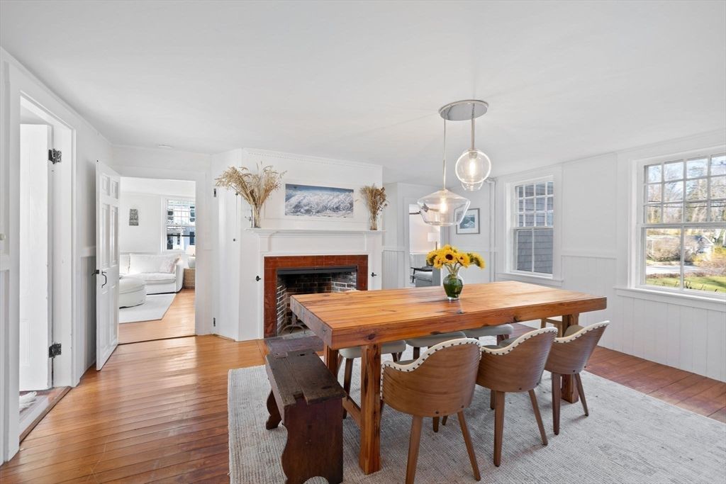 Dining room, Fireplace, Interior, Pendant Lights, Wood Texture Flooring
