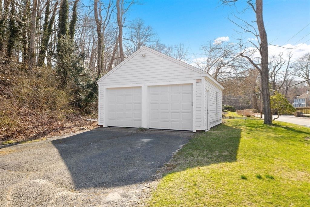 Backyard, Detached Garage, Exterior
