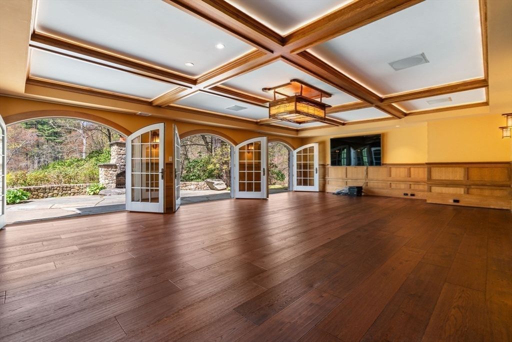 Interior, Recessed Lighting, Wood Texture Flooring