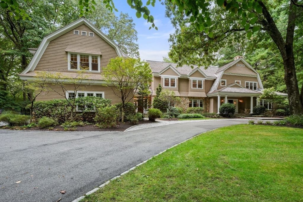 Exterior, Facade, Queen Anne Victorian