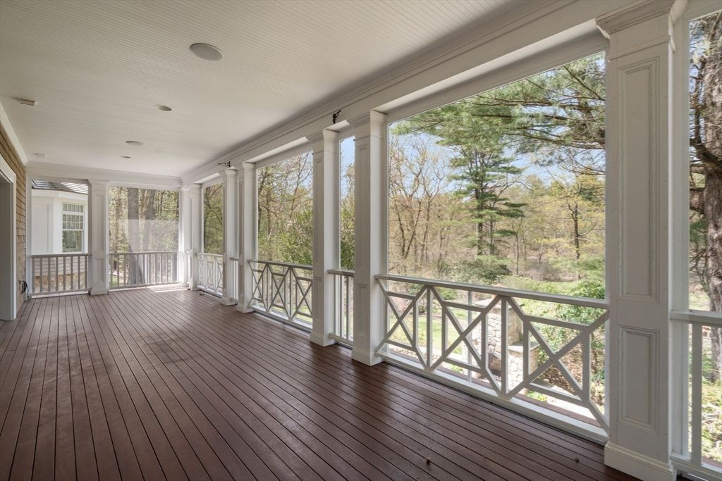 Interior, Recessed Lighting, Sun Room, Wood Texture Flooring
