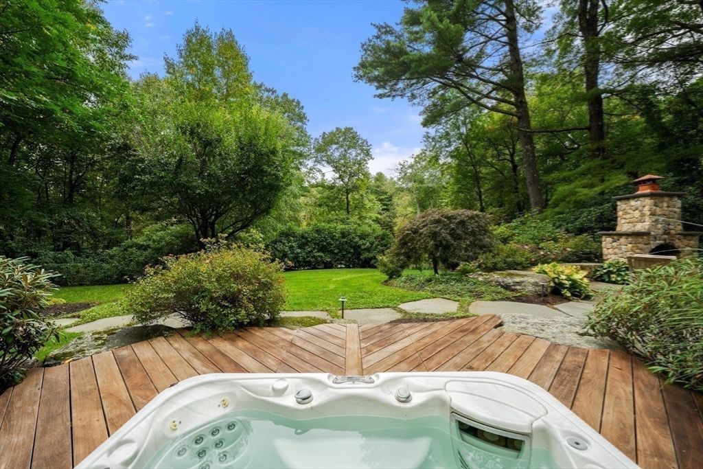 Backyard, Exterior, Hot Tub