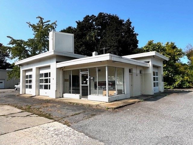 Backyard, Exterior, Facade, Modern