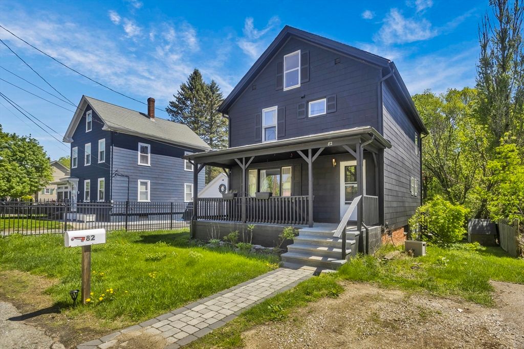 Exterior, Facade, Queen Anne Victorian