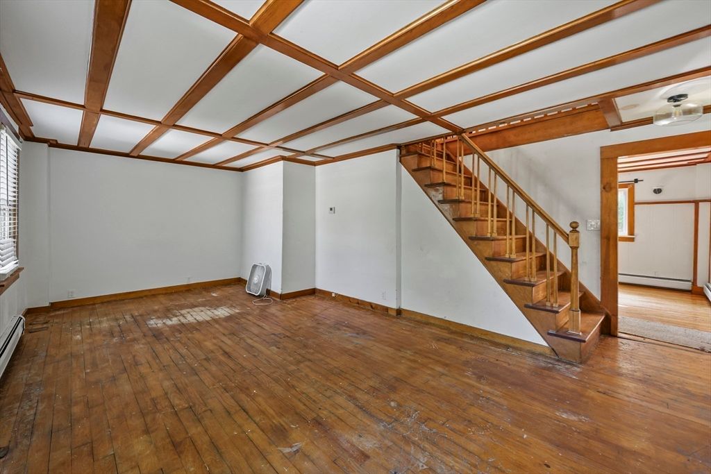 Empty room, Interior, Wooden Beams, Wood Texture Flooring