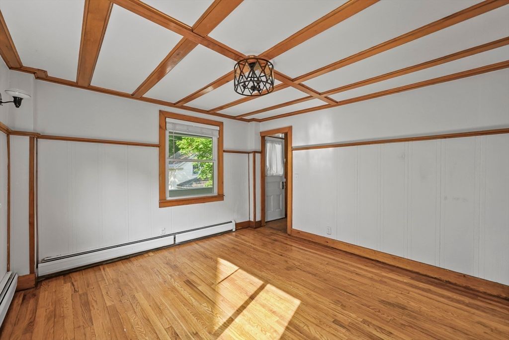 Empty room, Interior, Wooden Beams, Wood Texture Flooring