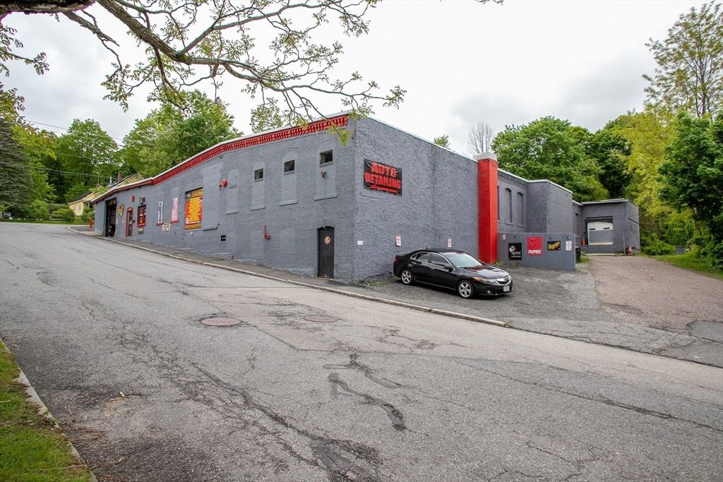 Detached Garage, Exterior