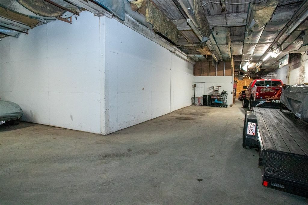 Garage, Interior