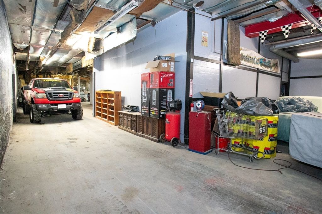 Garage, Interior