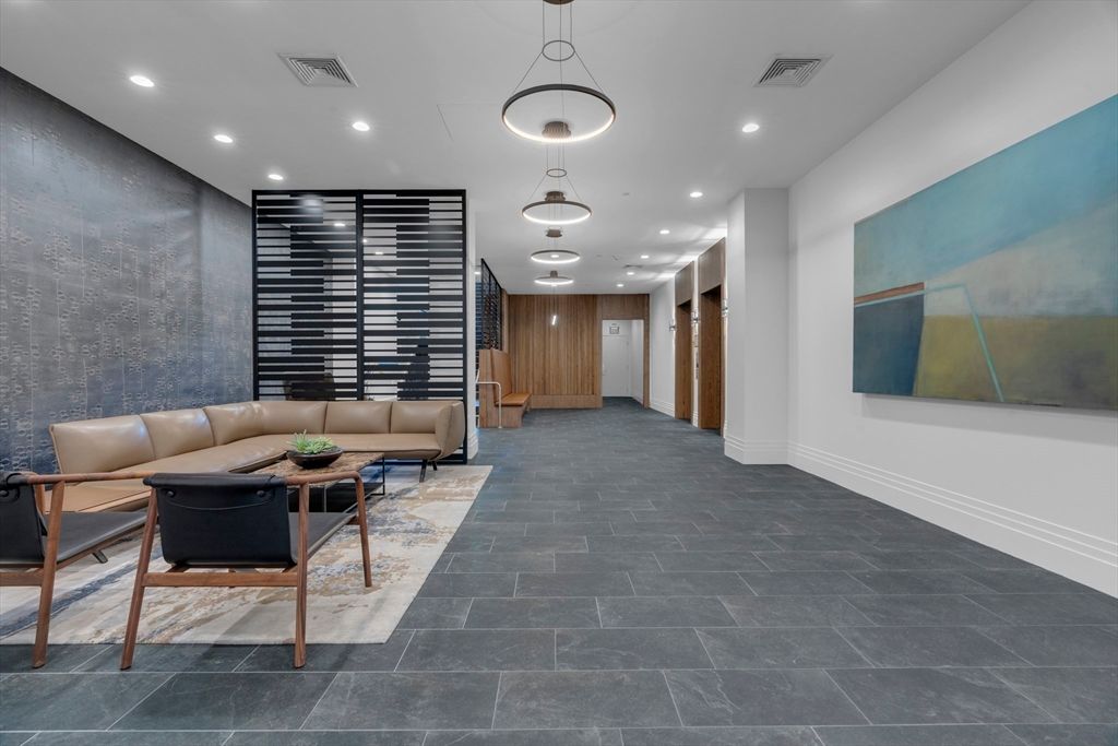 Interior, Living room, Pendant Lights, Recessed Lighting