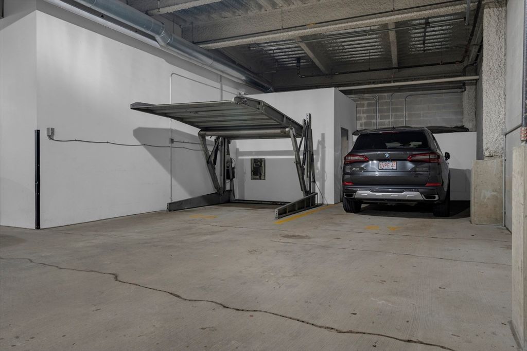Garage, Interior