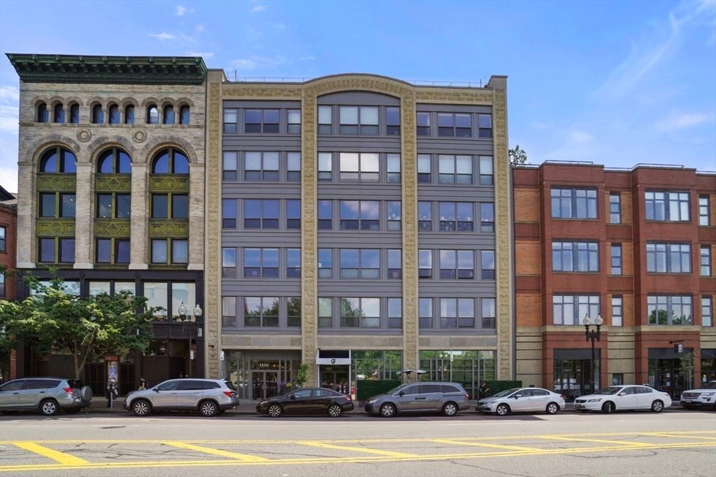 Exterior, Facade, Chicago School