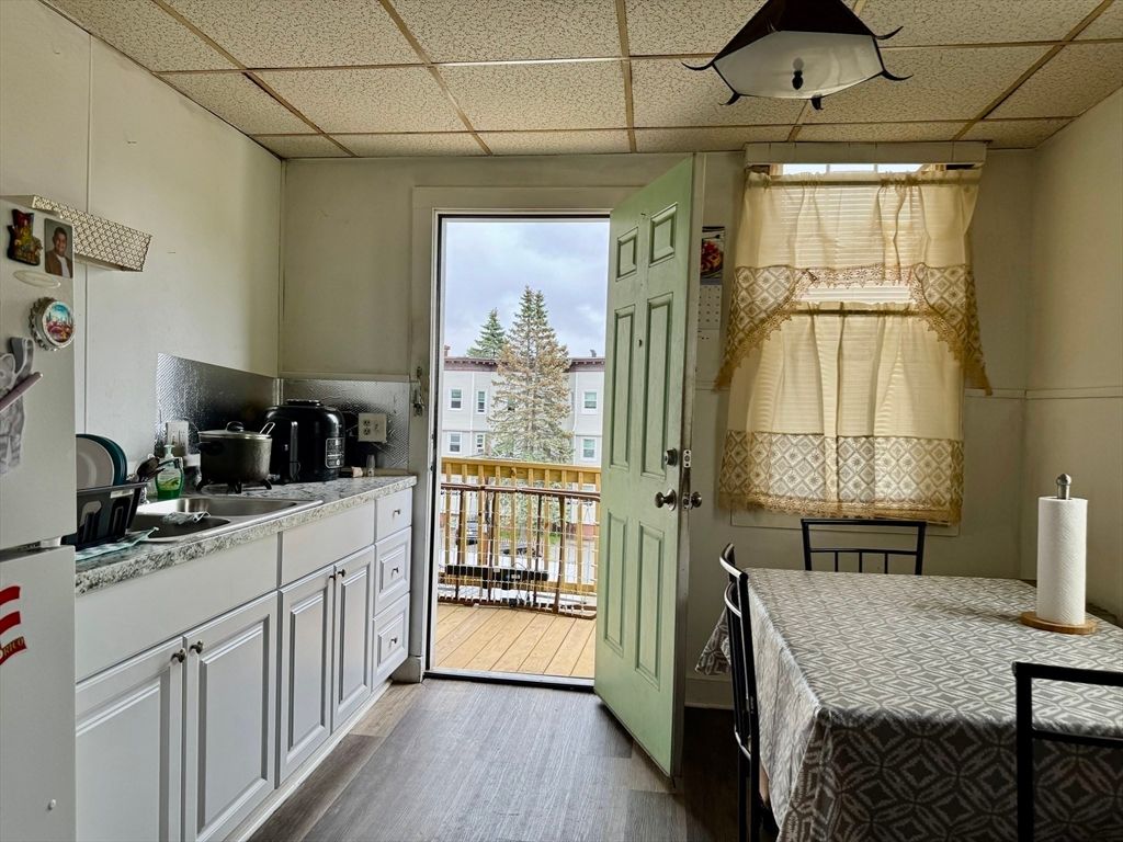 Interior, Kitchen, Wood Texture Flooring