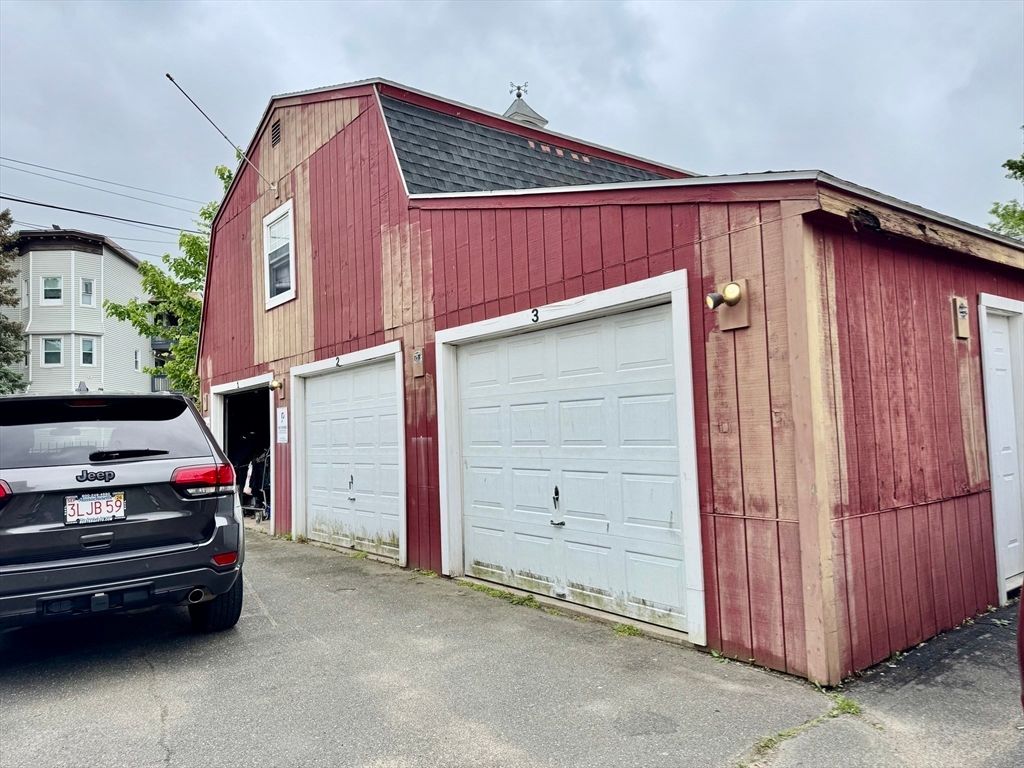 Detached Garage, Exterior