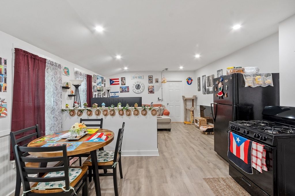 Dining room, Interior, Kitchen, Recessed Lighting, Wood Texture Flooring