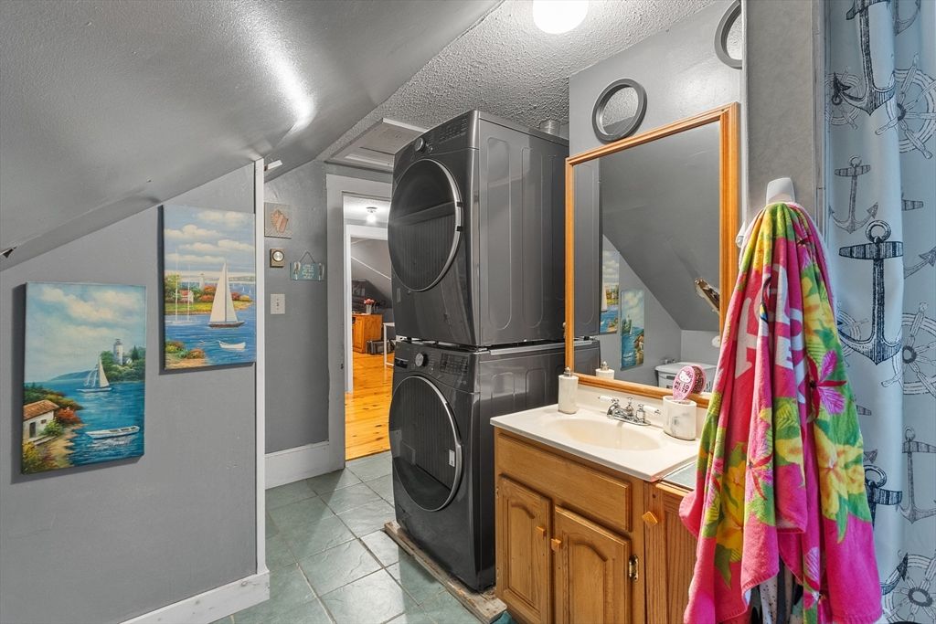 Bathroom, Interior, Utility Closets, Washer