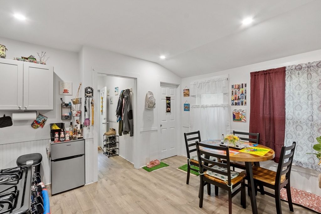 Dining room, Interior, Recessed Lighting, Wood Texture Flooring