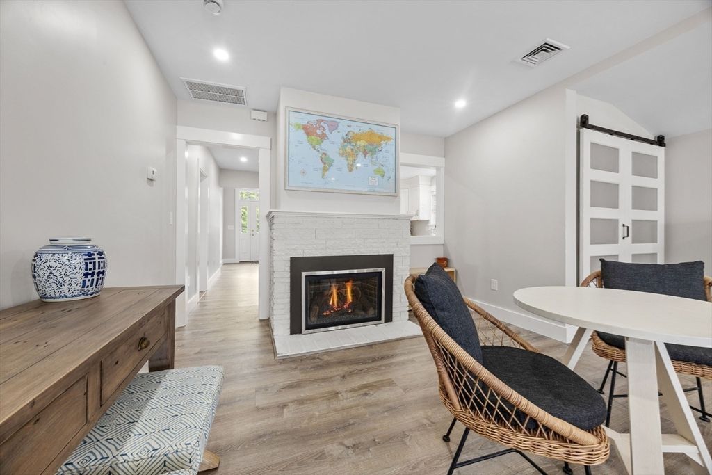 Dining room, Fireplace, Interior, Recessed Lighting, Wood Texture Flooring