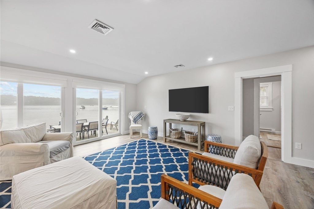 Interior, Living room, Recessed Lighting, Water, Wood Texture Flooring