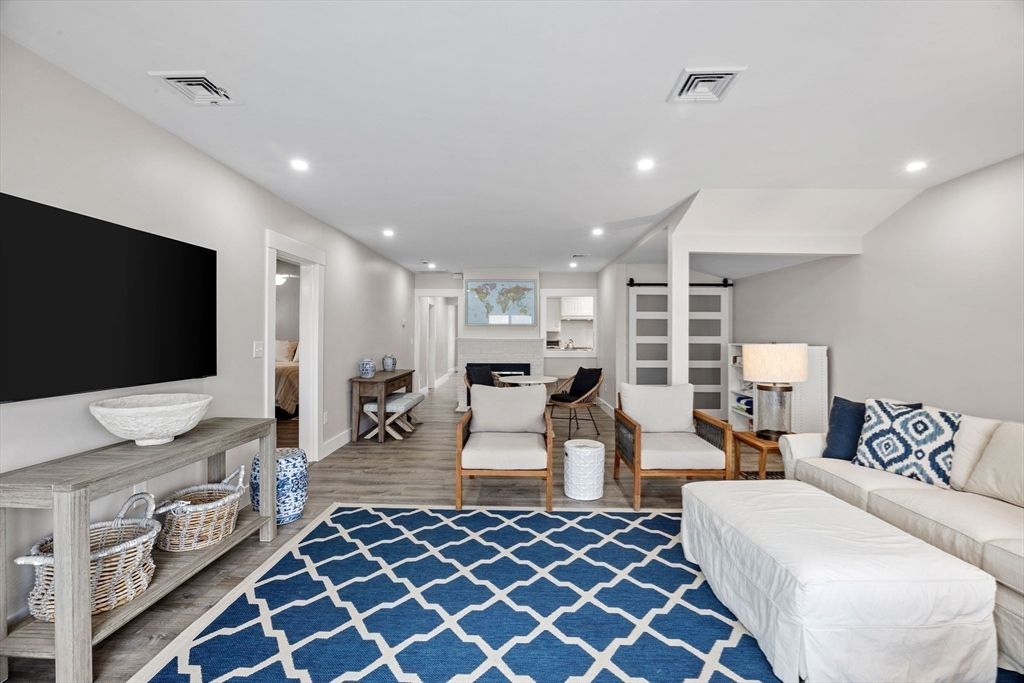 Dining room, Interior, Living room, Recessed Lighting, Wood Texture Flooring