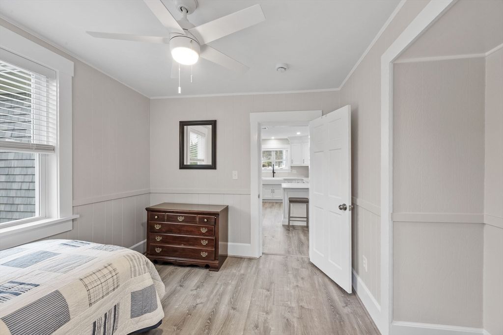 Bedroom, Interior, Kitchen, Recessed Lighting, Wood Texture Flooring