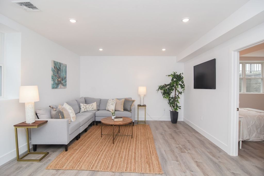 Interior, Living room, Recessed Lighting, Wood Texture Flooring