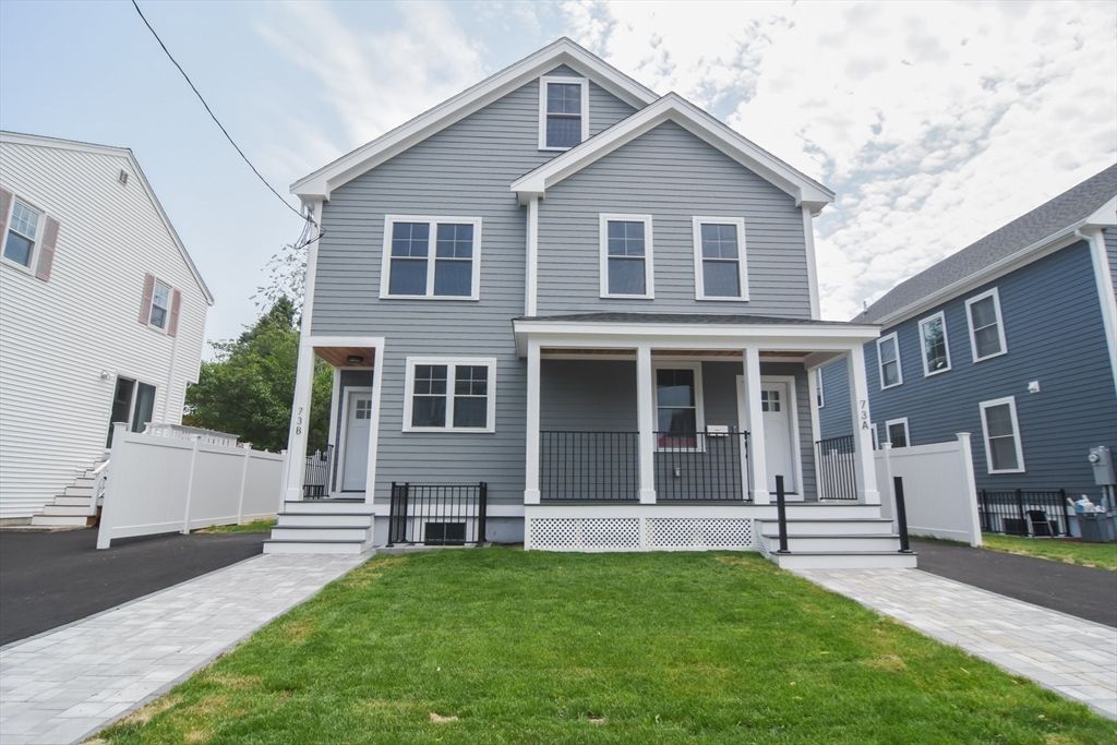 Exterior, Facade, American Craftsman