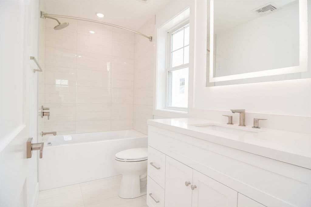 Bathroom, Interior, Recessed Lighting