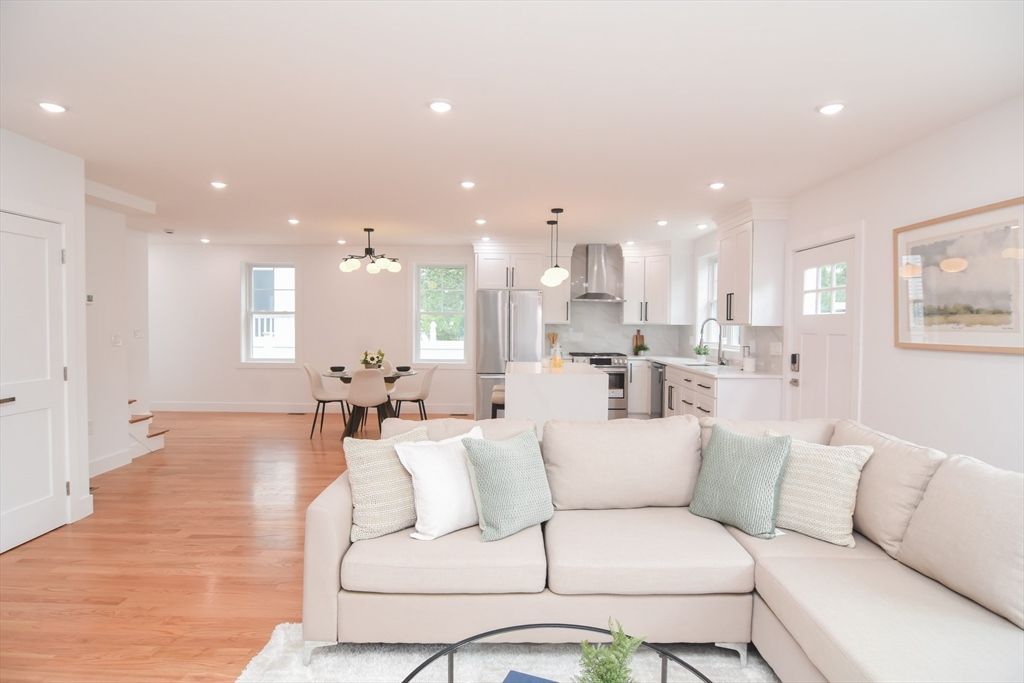 Dining room, Interior, Kitchen, Living room, Pendant Lights, Recessed Lighting, Stainless Steel Appliances, Wood Texture Flooring