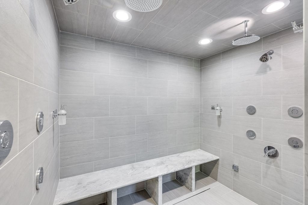 Bathroom, Interior, Recessed Lighting